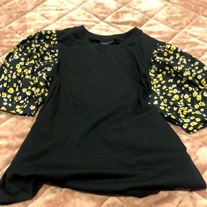 Who What Wear Floral Puff short sleeve black shirt XS
